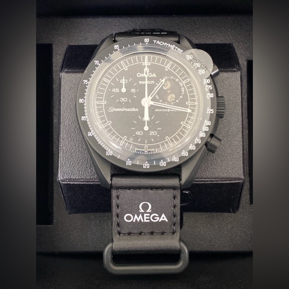 Omega X Swatch MISSION TO THE MOONPHASE MOONSWATCH SNOOPY WATCH BNIB Black NRFB - Picture 2 of 13